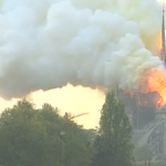 ノートルダム大聖堂で火災．．．．。